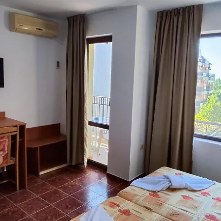 бреза Hostel Napospart